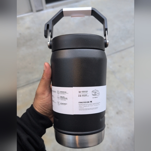 Stanley Black The Ice flow Flip Straw Jug 40oz NWOB - Picture 2 of 3